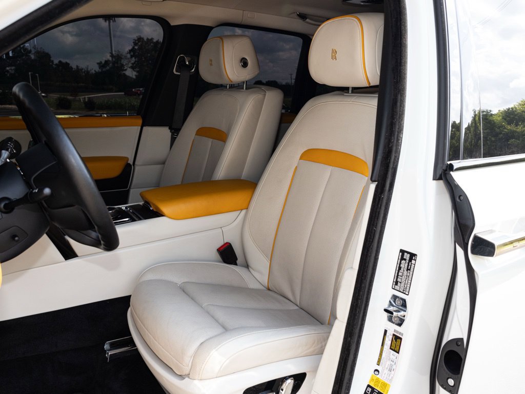 Certified 2022 Rolls-Royce Cullinan Black Badge w/ Dark Exterior Package AWD/4WD image 29