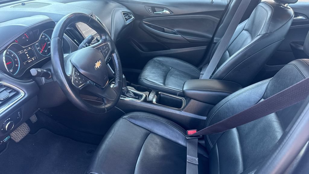 Used 2017 Chevrolet Cruze Premier FWD image 9