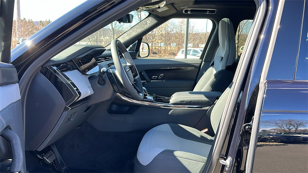 New 2025 Land Rover Range Rover Sport SV Edition Two image 11
