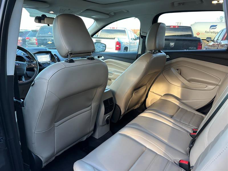 Used 2019 Ford Escape SEL image 25