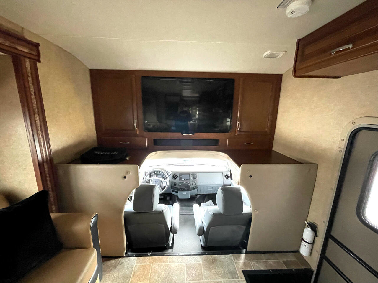 Used 2014 Ford F550 2WD Regular Cab Super Duty image 13