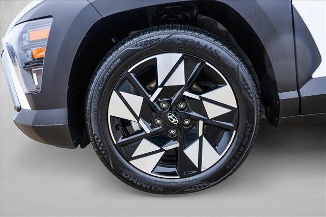 Used 2025 Hyundai Kona SEL image 9