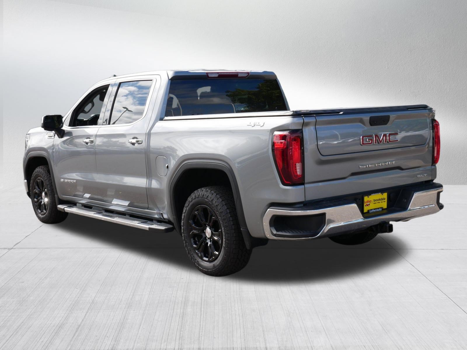 Used 2024 GMC Sierra 1500 SLT AWD/4WD image 5