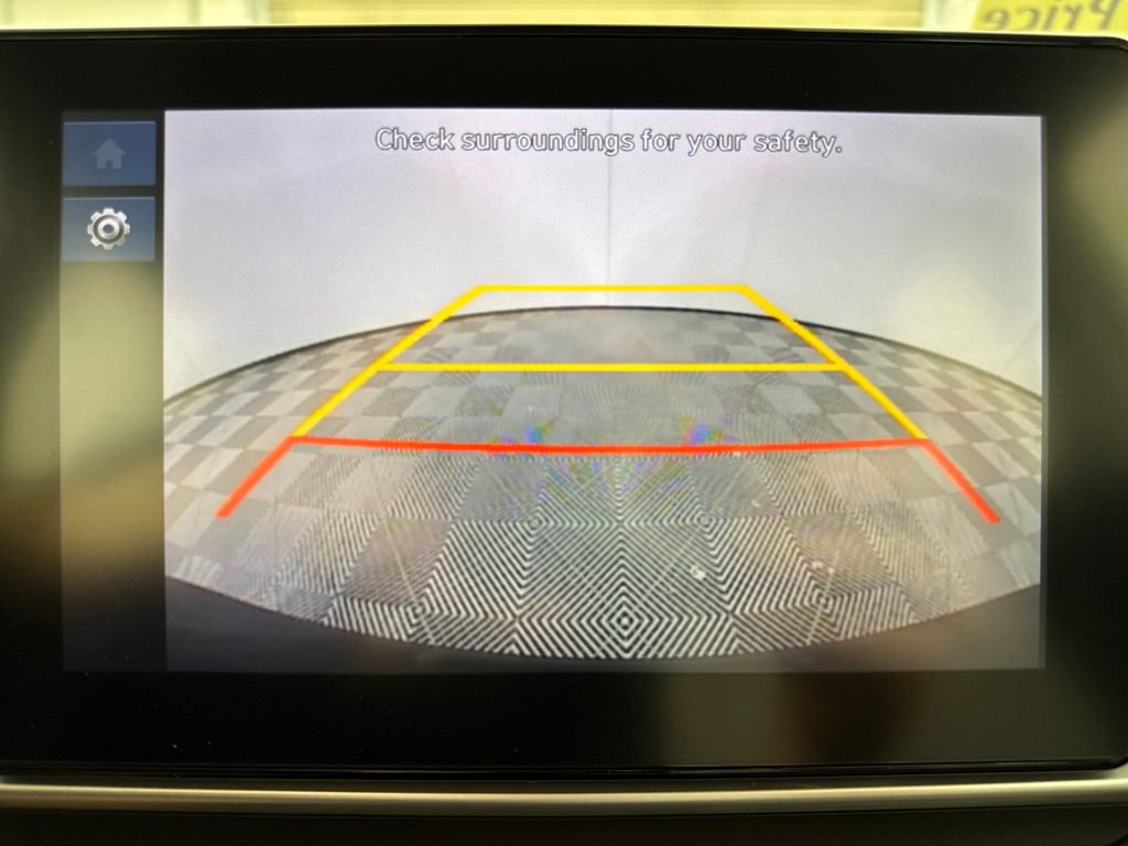 Used 2024 Hyundai Venue SEL image 14