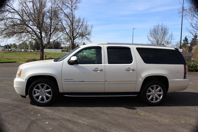 Used 2014 GMC Yukon XL Denali AWD/4WD image 7