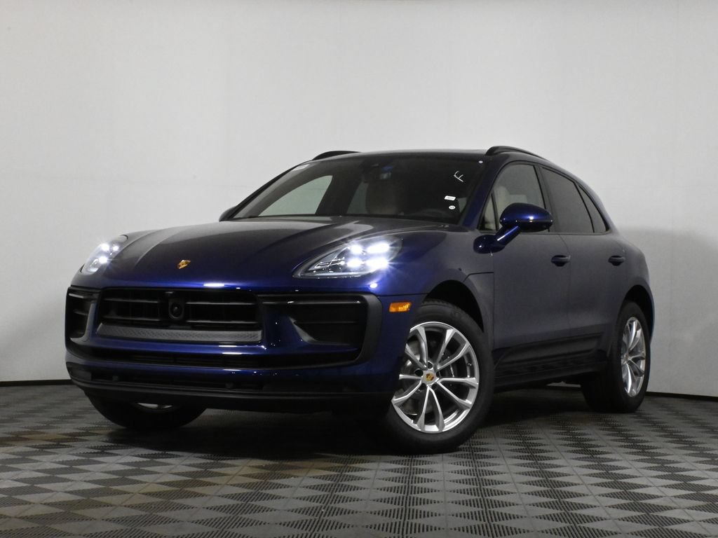 Used 2025 Porsche Macan AWD/4WD image 1