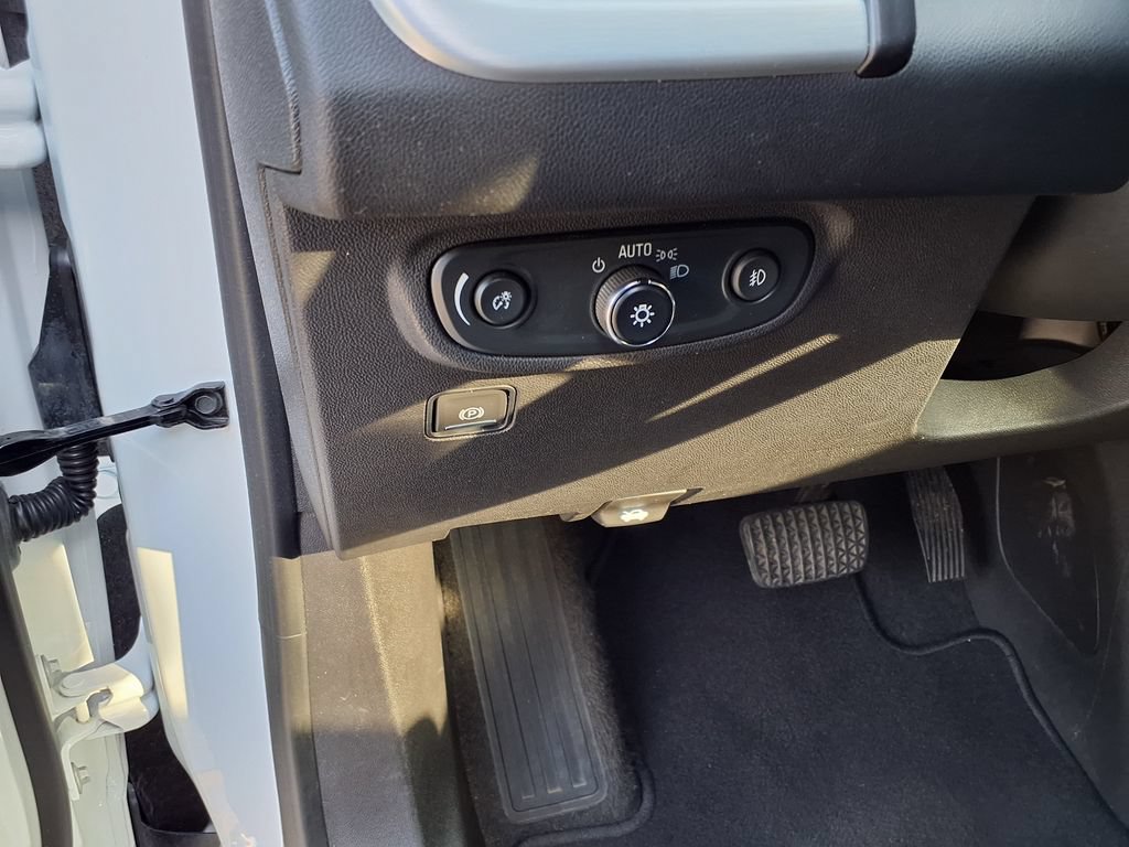Used 2024 GMC Terrain SLT AWD/4WD image 24