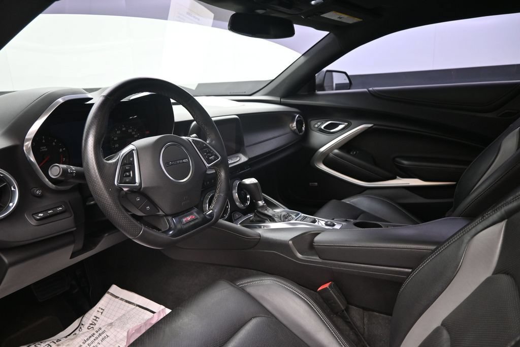 Used 2016 Chevrolet Camaro SS RWD image 21