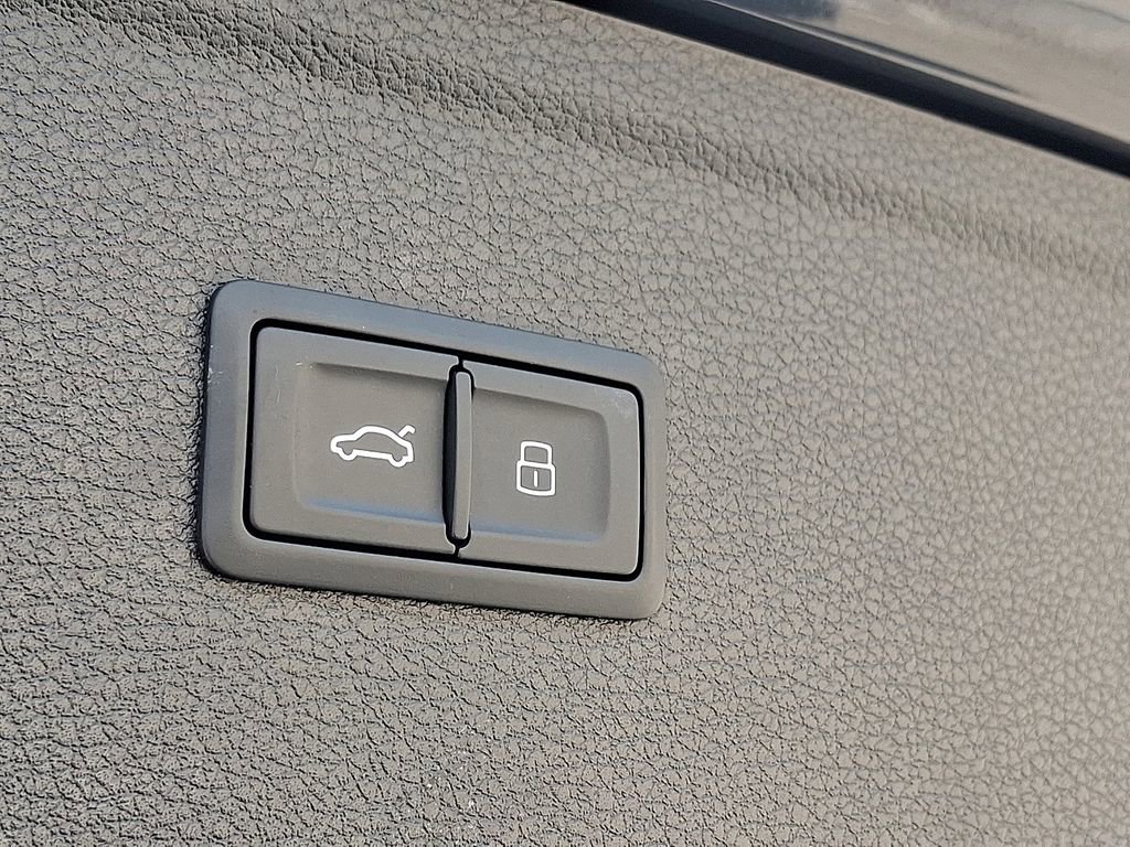 Used 2021 Audi Q5 2.0T Premium w/ Convenience Package image 26