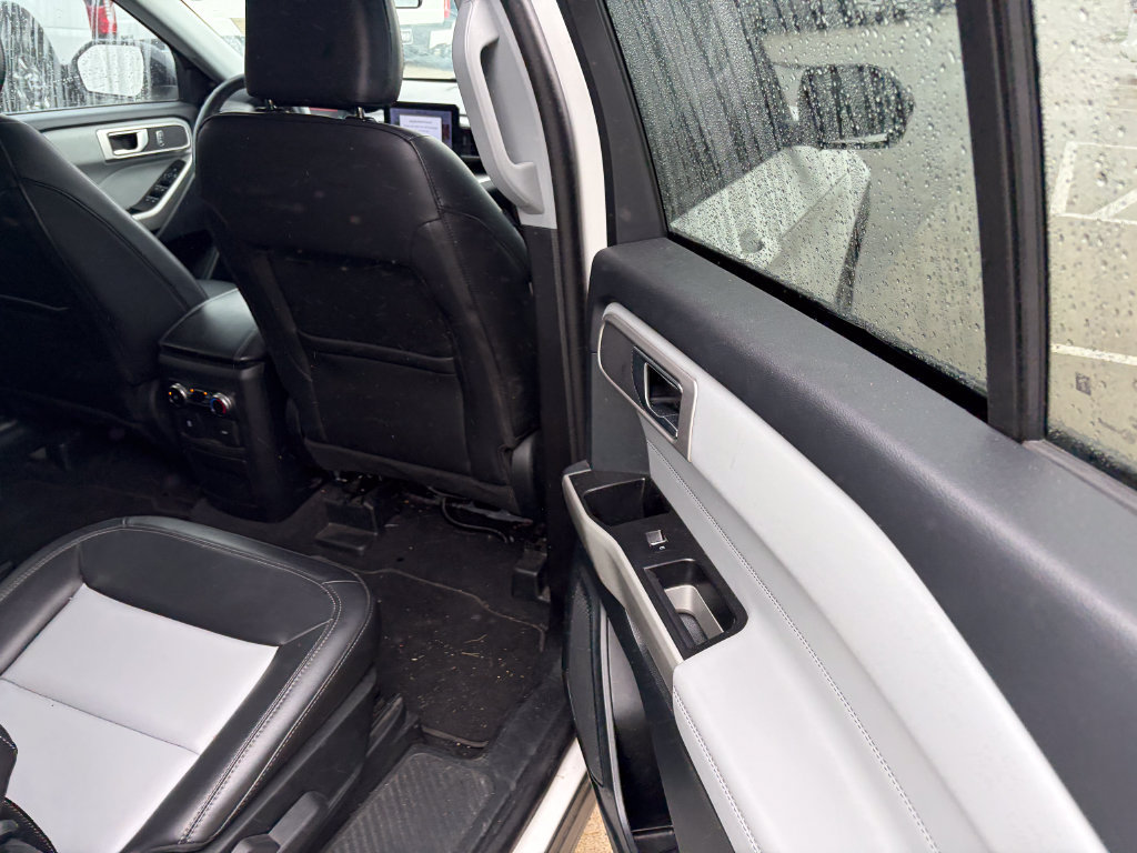 Certified 2023 Ford Explorer XLT w/ Equipment Group 202A AWD/4WD image 15