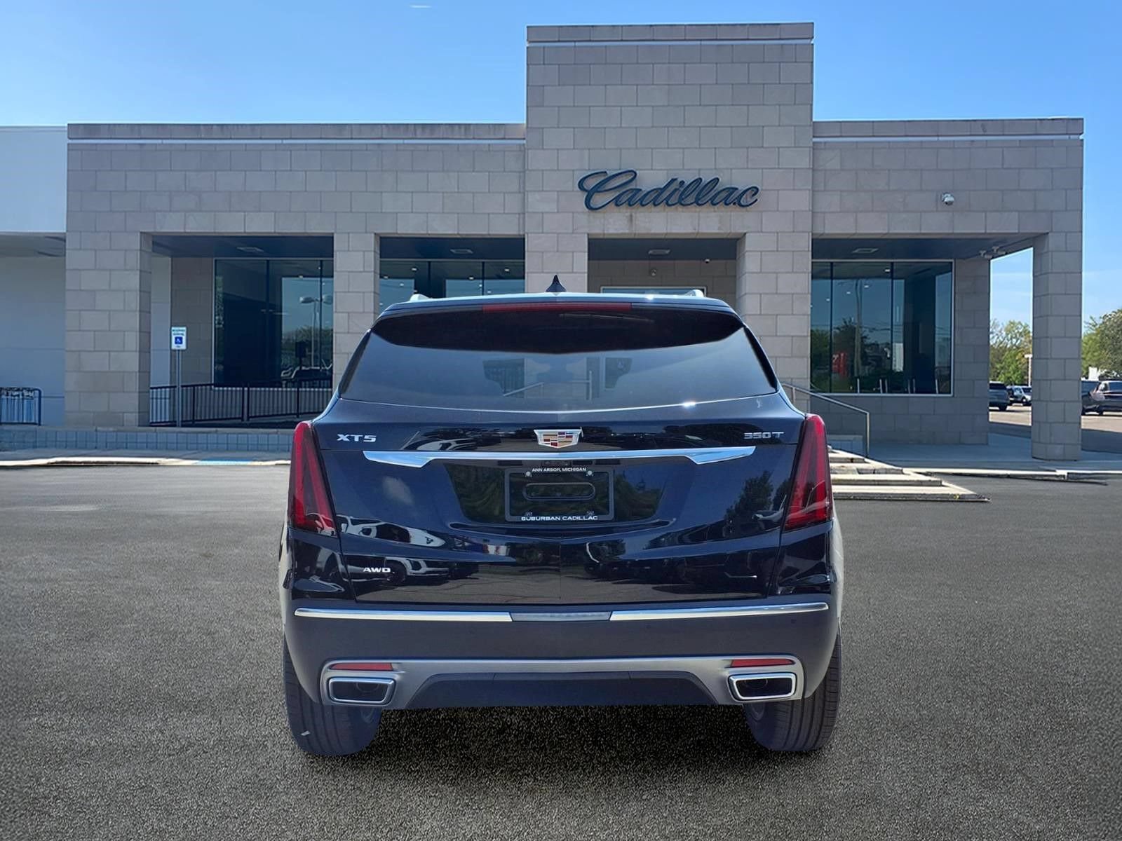 New 2026 Cadillac XT5 Premium Luxury w/ LPO, Floor Liner Package AWD/4WD image 5