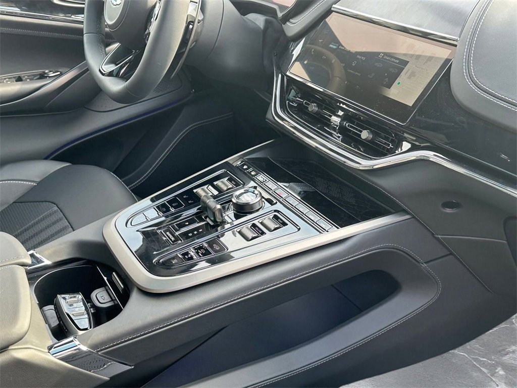 New 2026 Aston Martin DBX 707 image 16