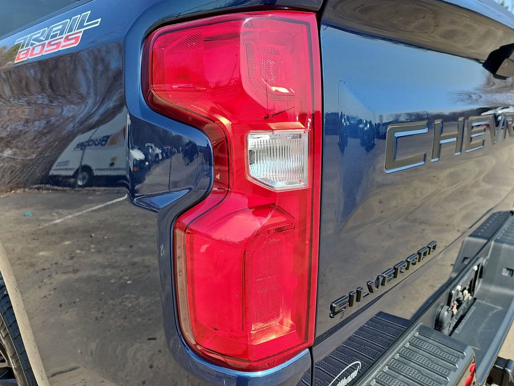Certified 2021 Chevrolet Silverado 1500 LT Trail Boss w/ Convenience Package II AWD/4WD image 38