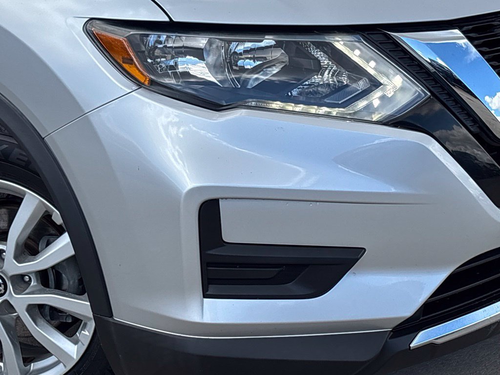 Used 2020 Nissan Rogue SV FWD image 7
