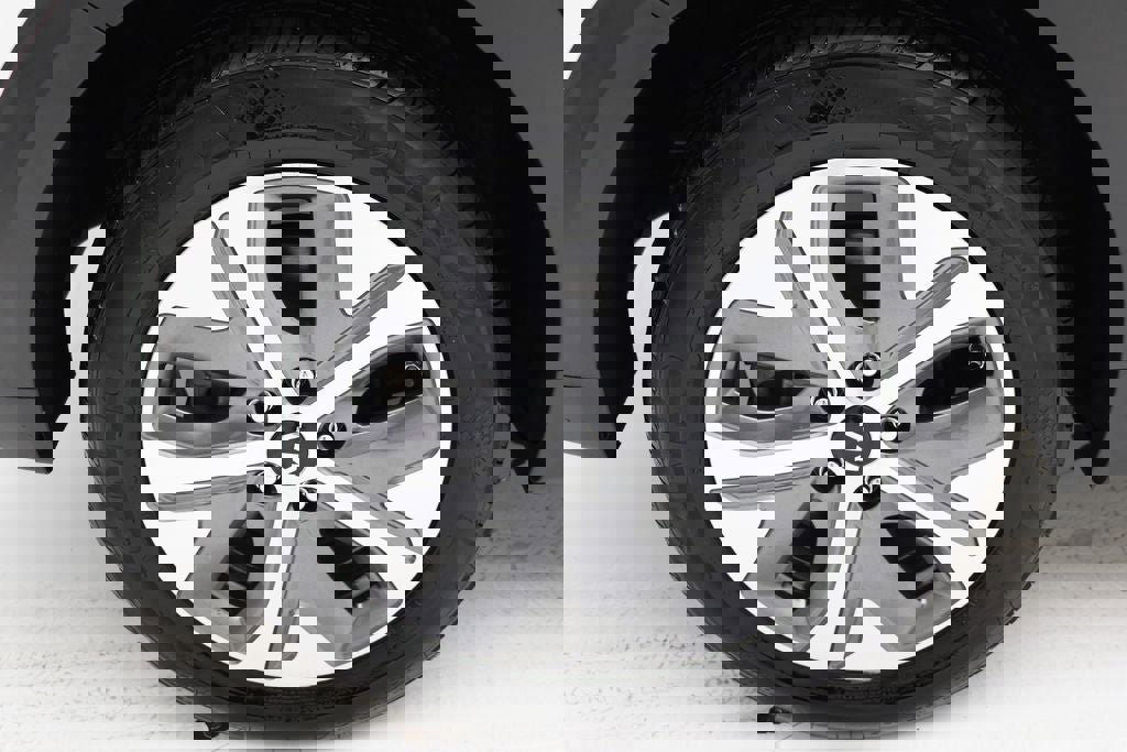 Used 2021 Kia Niro EX w/ Cold Weather Package image 10