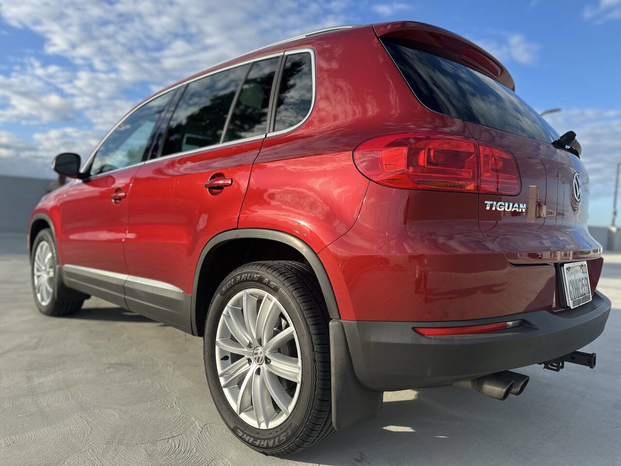 Used 2012 Volkswagen Tiguan SE image 9