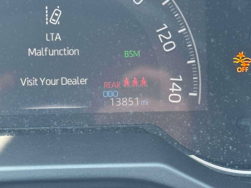 Used 2025 Toyota RAV4 XLE AWD/4WD image 28