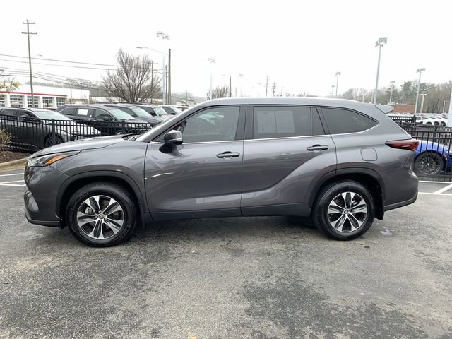 Certified 2024 Toyota Highlander XLE image 5