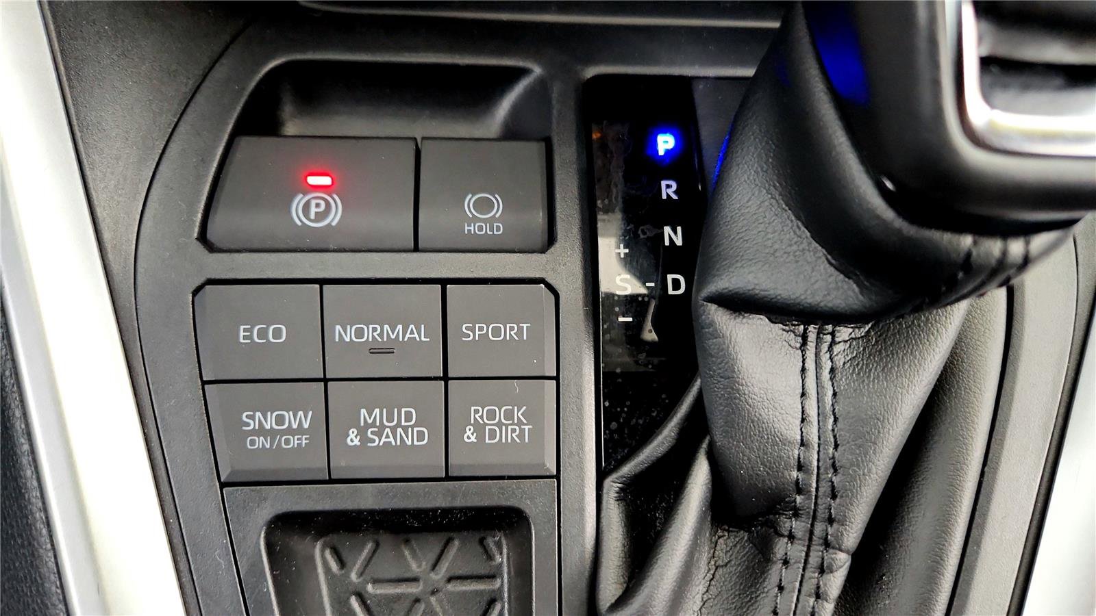 Used 2020 Toyota RAV4 XLE w/ Convenience Package image 33