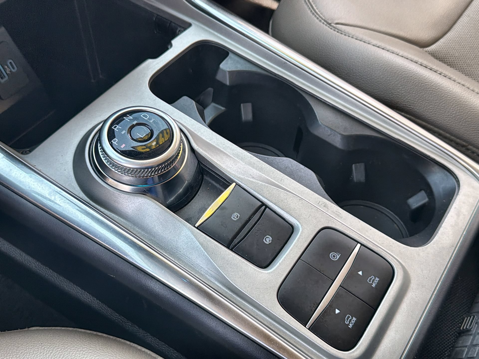 Certified 2023 Ford Explorer Limited w/ Limited Technology Package RWD image 20