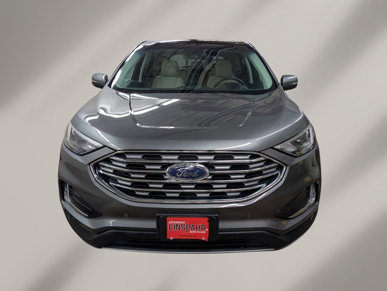 Used 2022 Ford Edge Titanium w/ Class II Trailer Tow Package image 2
