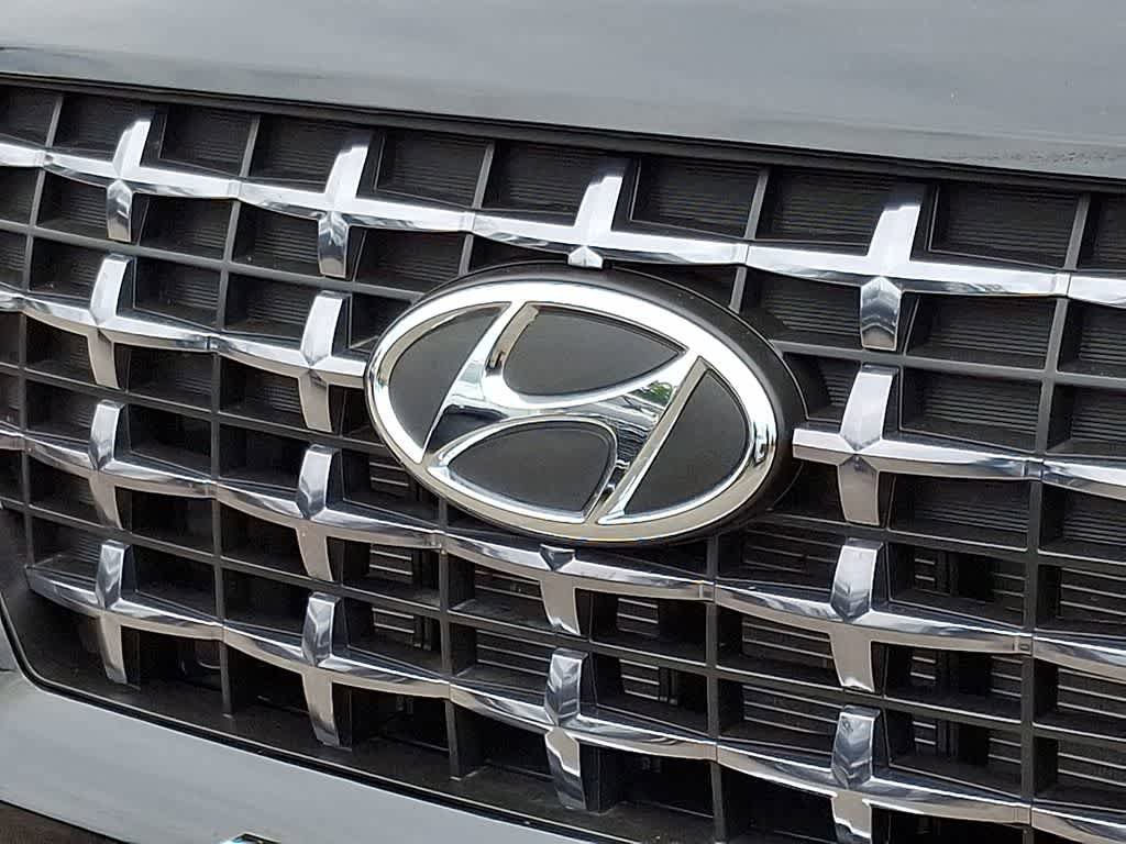 Certified 2025 Hyundai Venue SEL FWD image 31