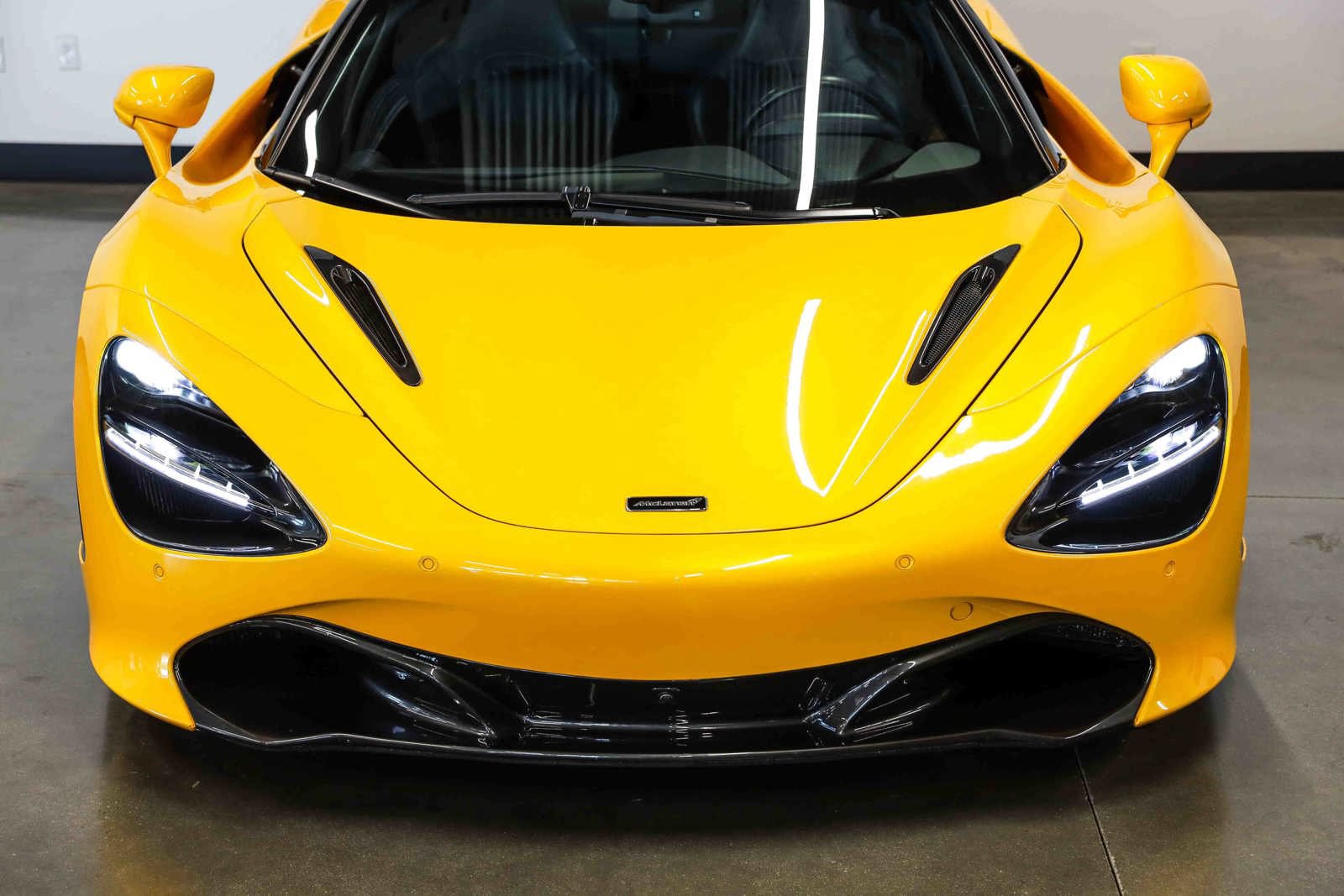 Used 2022 McLaren 720S Performance RWD image 6