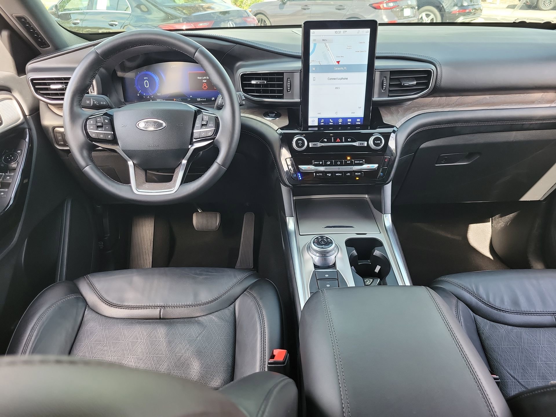 Used 2023 Ford Explorer Platinum w/ Technology Package image 15