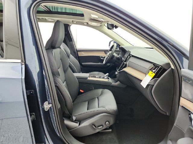New 2026 Volvo XC90 B6 Plus w/ Protection Package AWD/4WD image 18