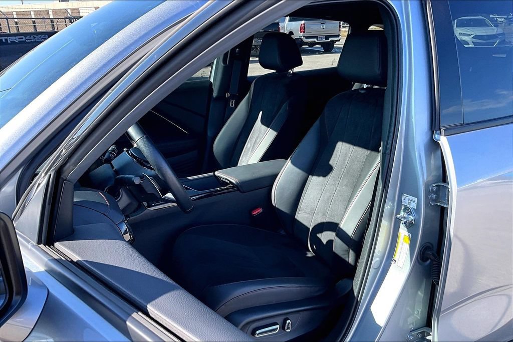 Used 2025 Acura ADX A-Spec FWD image 32