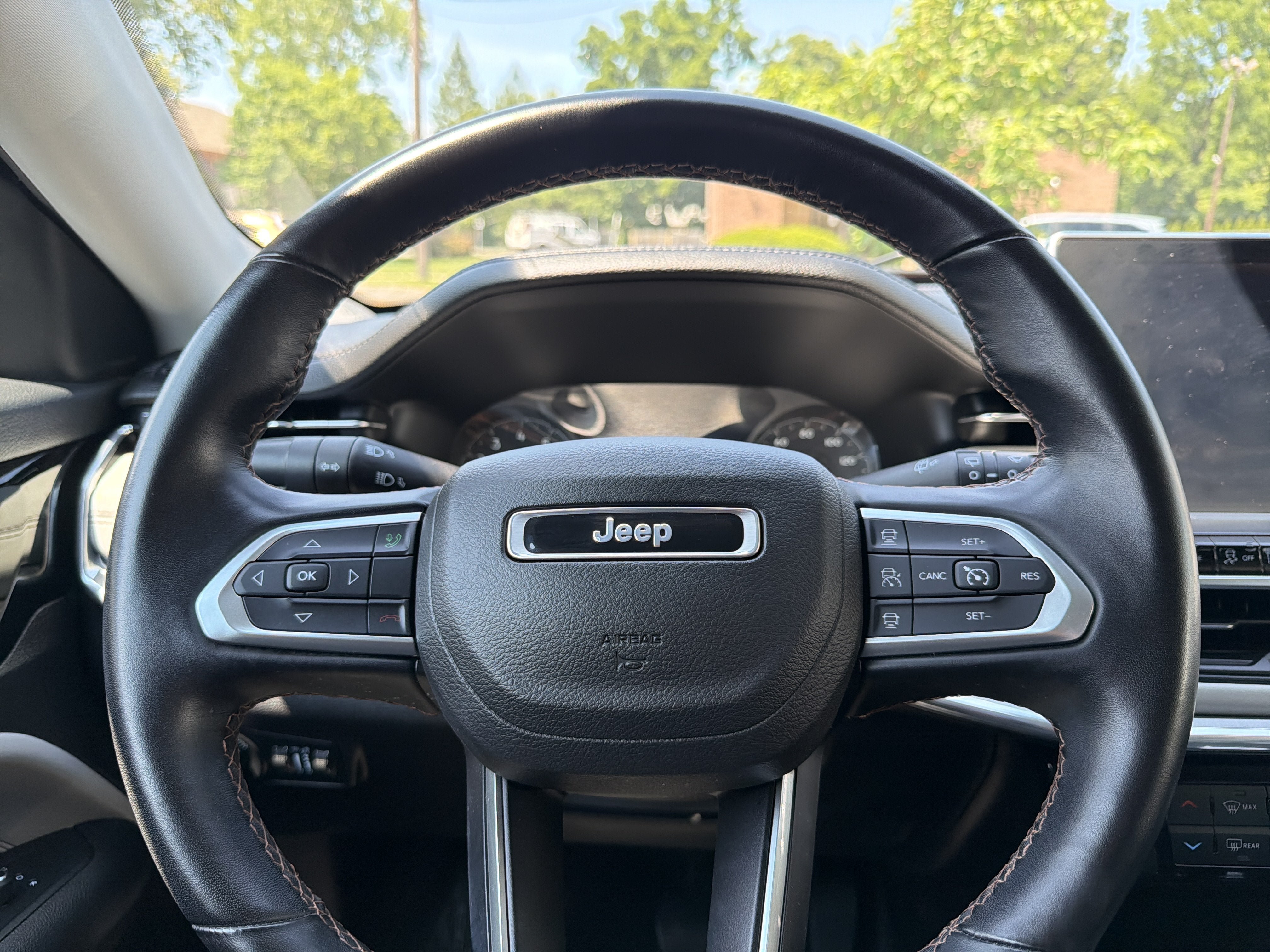 Used 2022 Jeep Compass Limited w/ Sun and Sound Group AWD/4WD image 14