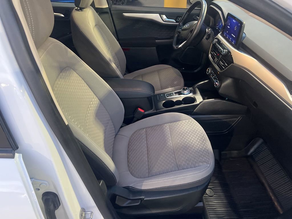 Used 2020 Ford Escape SE Sport image 12