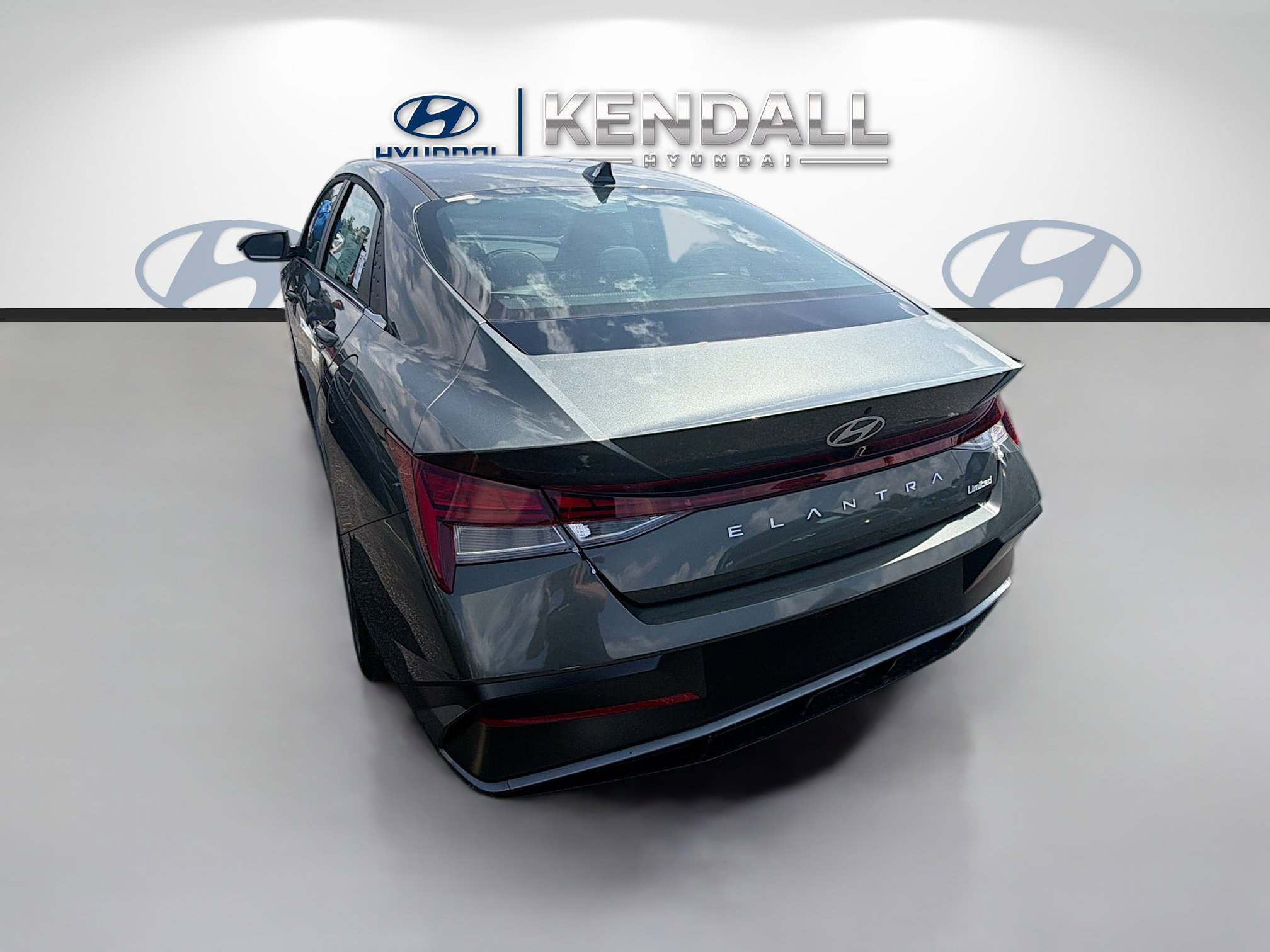 New 2026 Hyundai Elantra Limited FWD image 4
