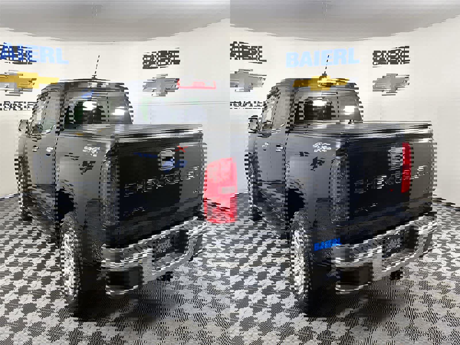 Used 2022 Chevrolet Colorado LT w/ LT Convenience Package image 3