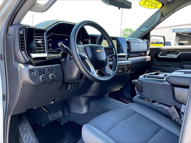Used 2023 Chevrolet Silverado 1500 LT AWD/4WD image 8