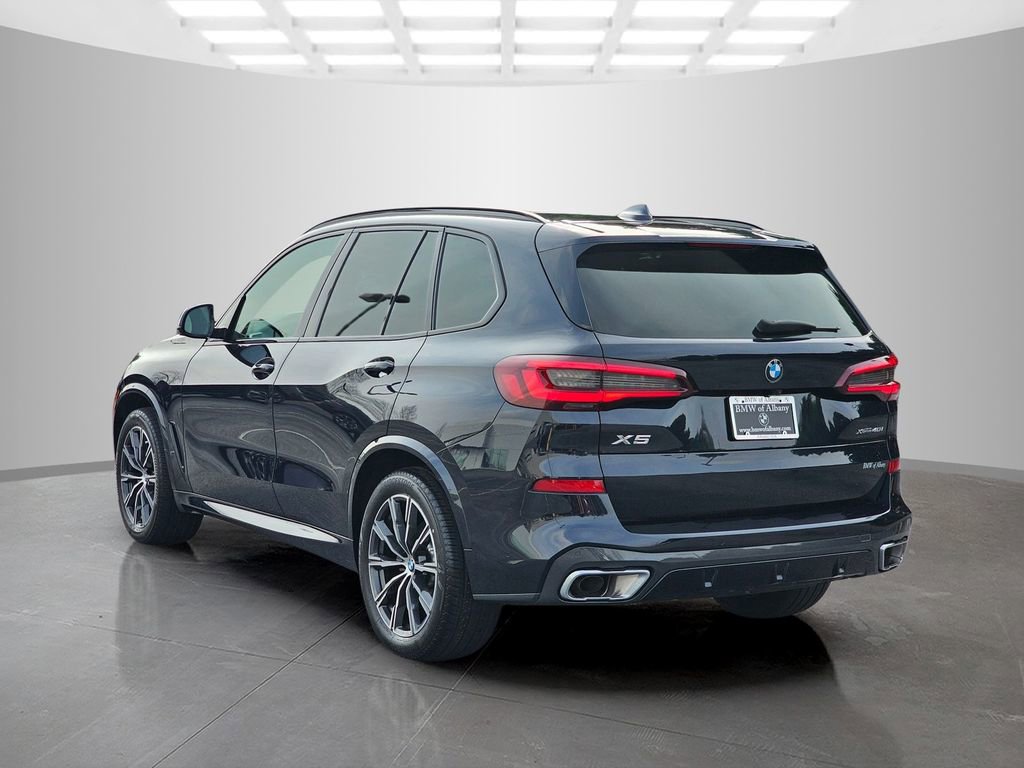 Used 2023 BMW X5 xDrive40i w/ M Sport Package image 4