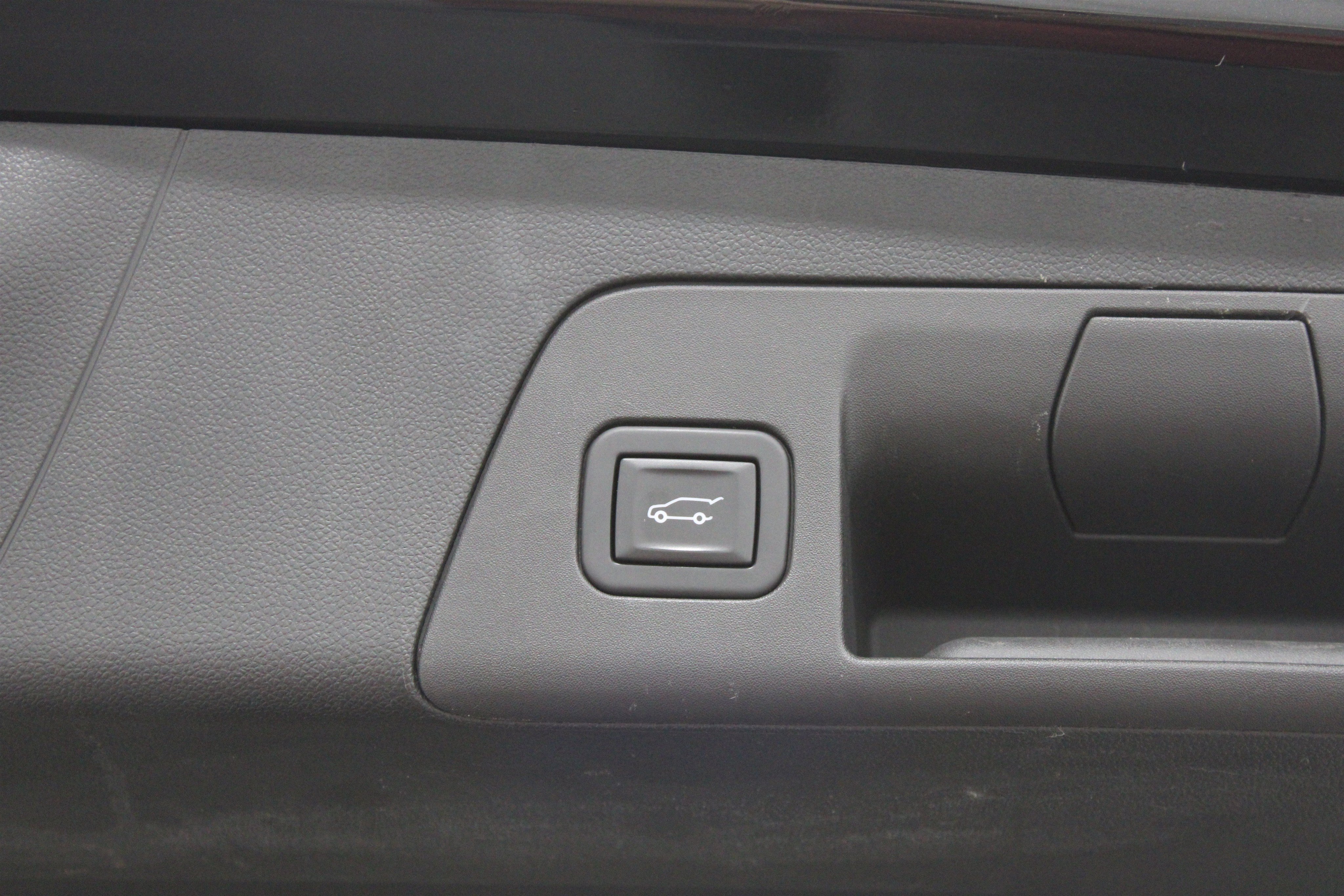 Used 2023 Buick Envision Essence FWD image 18