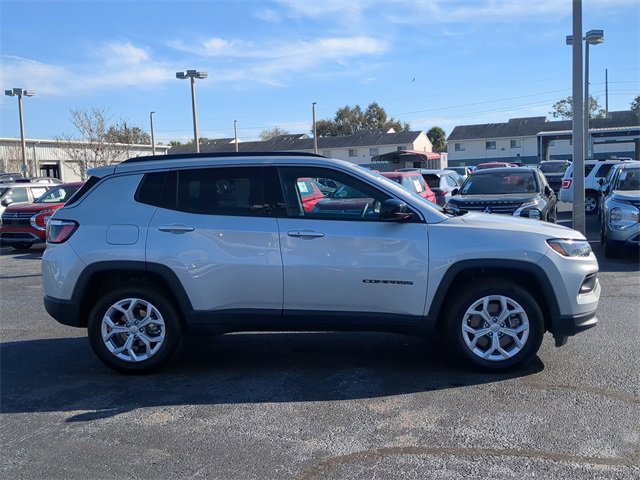 Used 2024 Jeep Compass Latitude image 5
