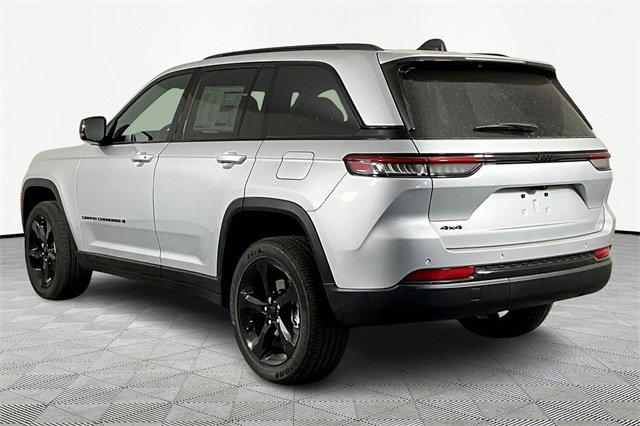 New 2025 Jeep Grand Cherokee Altitude image 4