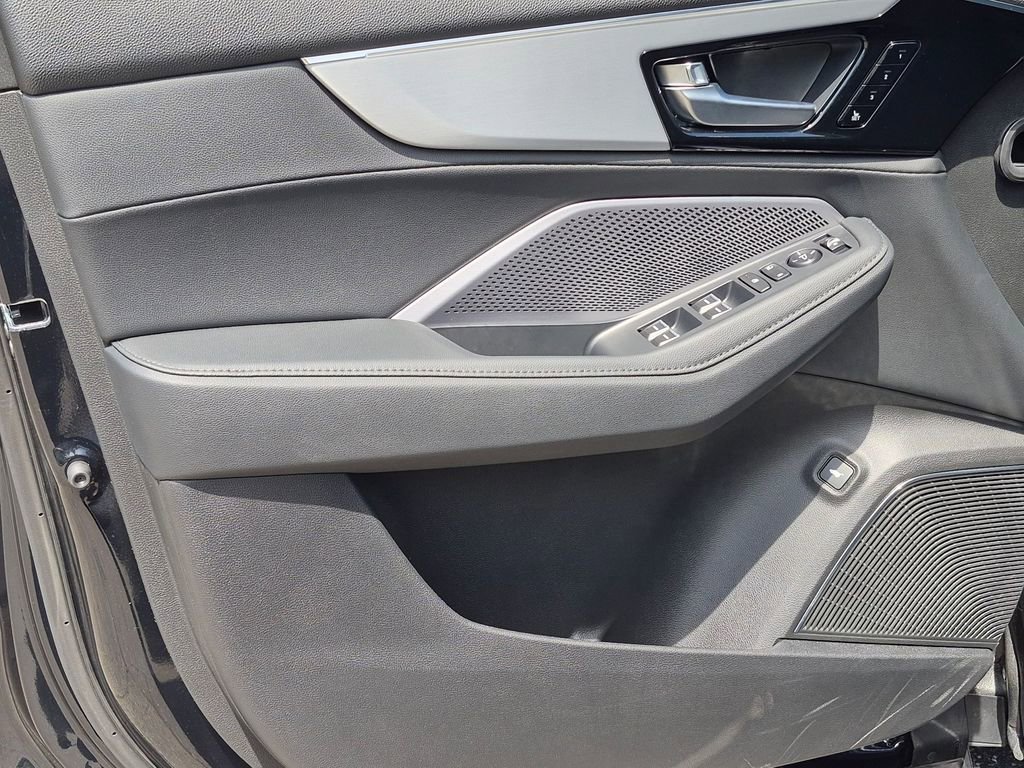 Used 2026 Acura MDX SH-AWD image 14