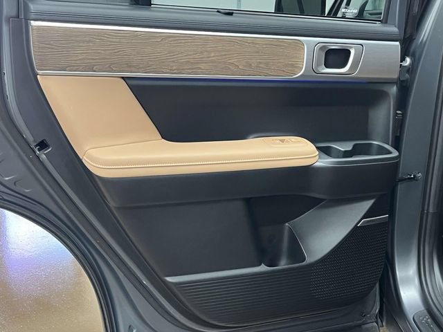 Certified 2025 Hyundai Santa Fe Limited AWD/4WD image 18