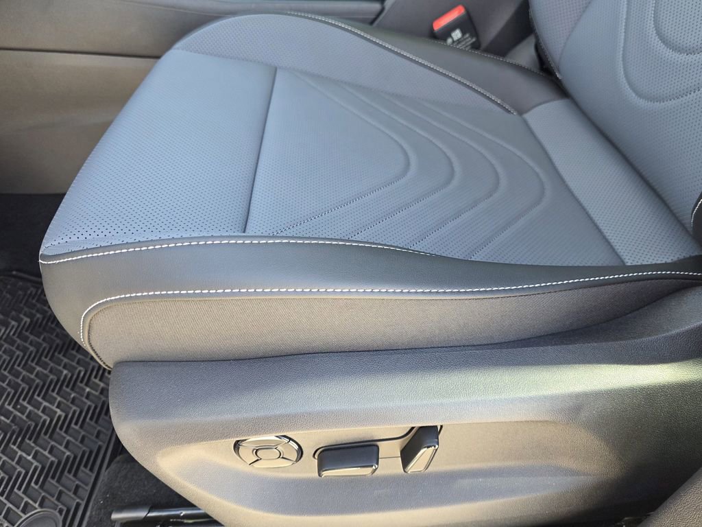 New 2026 Volkswagen Tiguan SE image 17