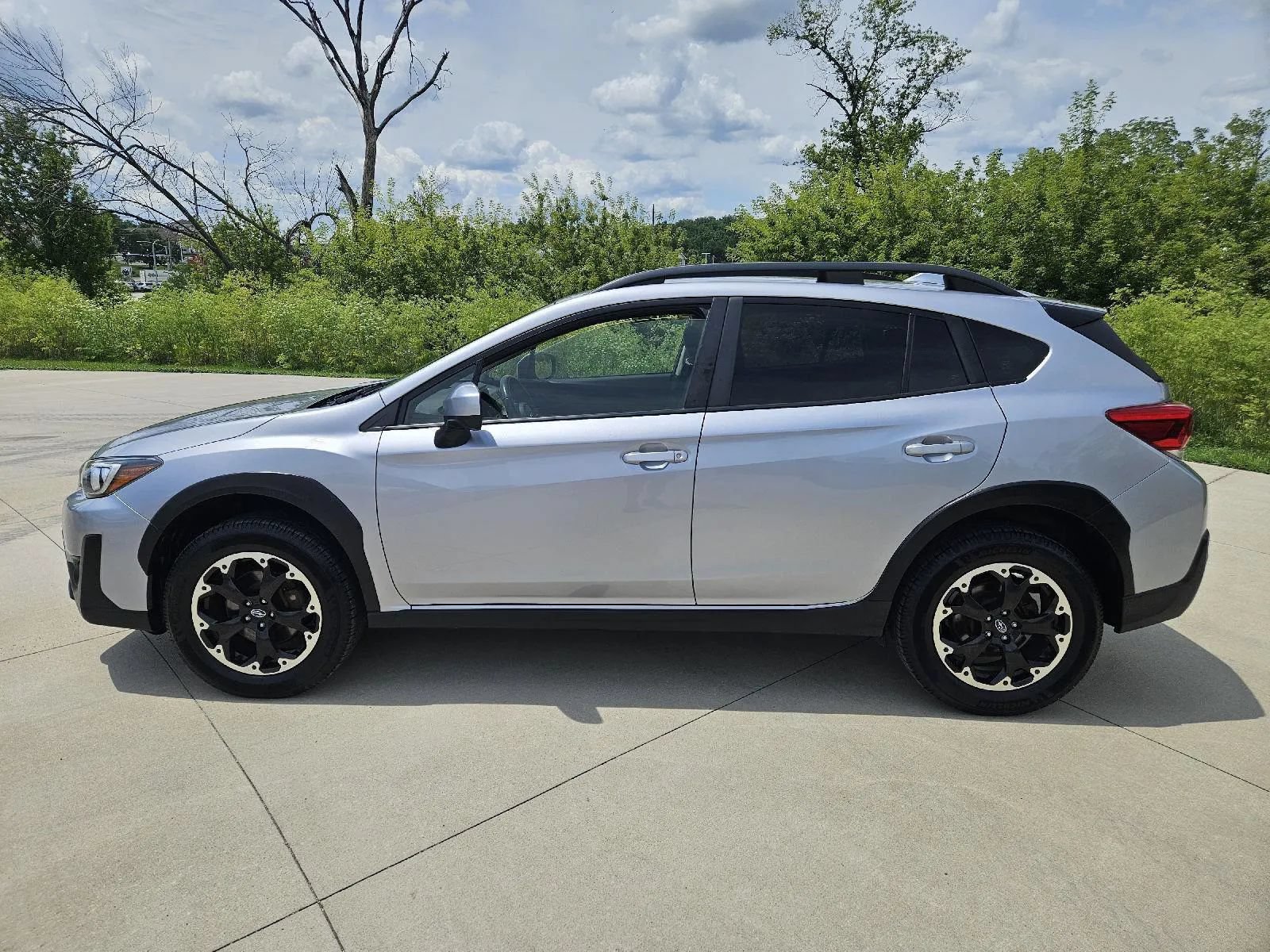 Used 2022 Subaru Crosstrek 2.0i Premium AWD/4WD image 5