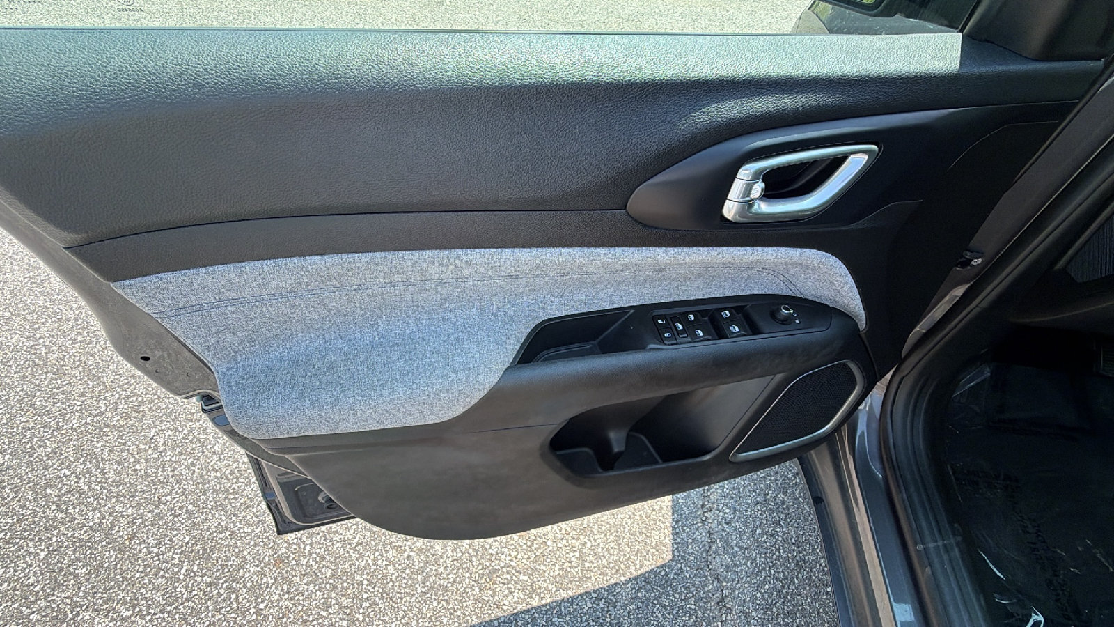 Used 2024 Jeep Compass Latitude AWD/4WD image 14