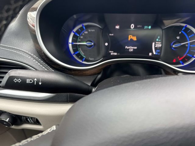 Used 2023 Chrysler Pacifica Limited image 38