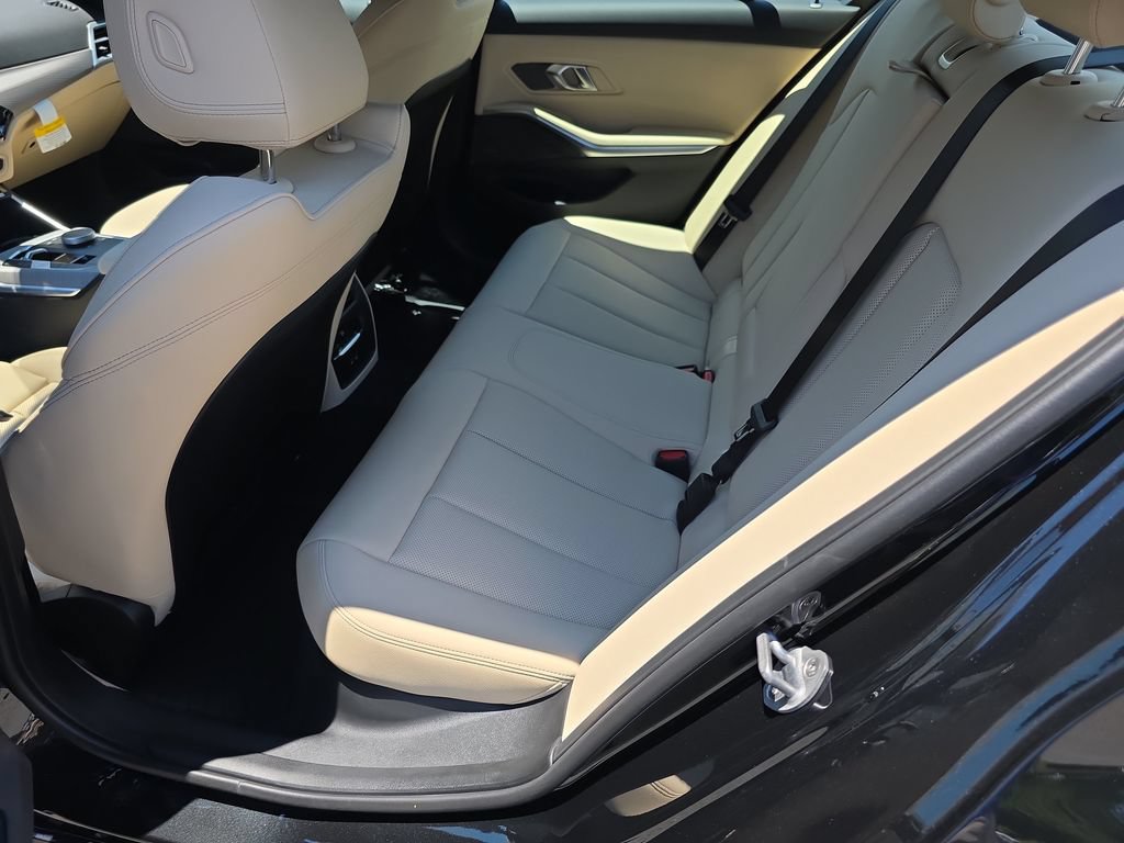 New 2026 BMW 330i xDrive Sedan w/ Premium Package AWD/4WD image 10