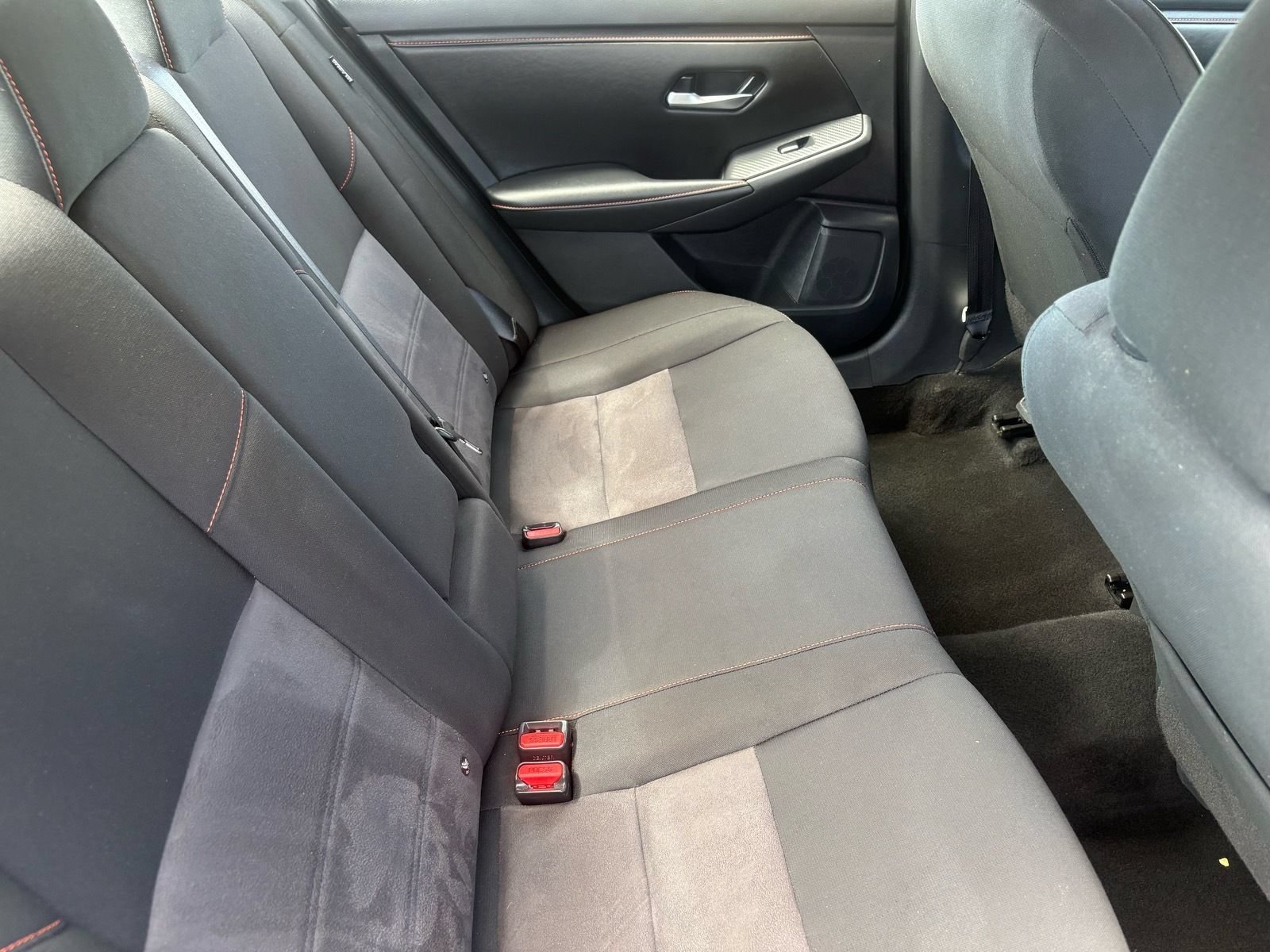 Used 2025 Nissan Sentra SR FWD image 17