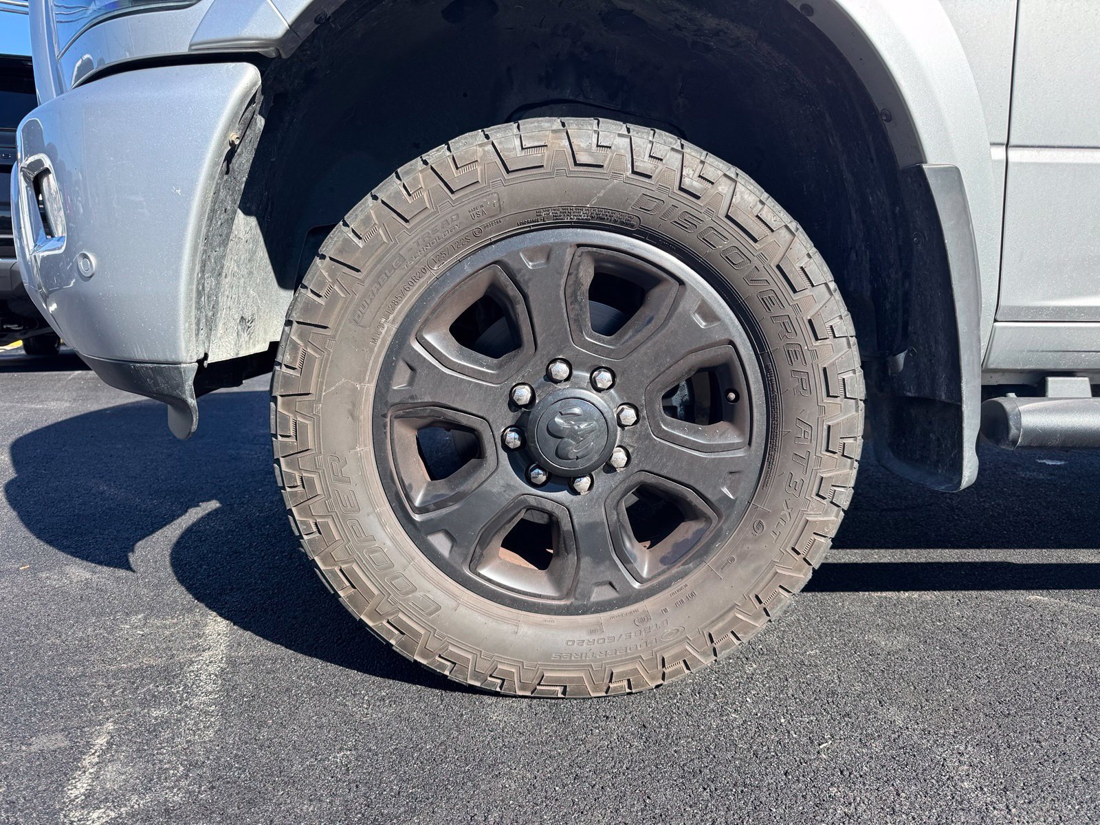 Used 2018 RAM 2500 Laramie w/ Sport Appearance Group AWD/4WD image 10