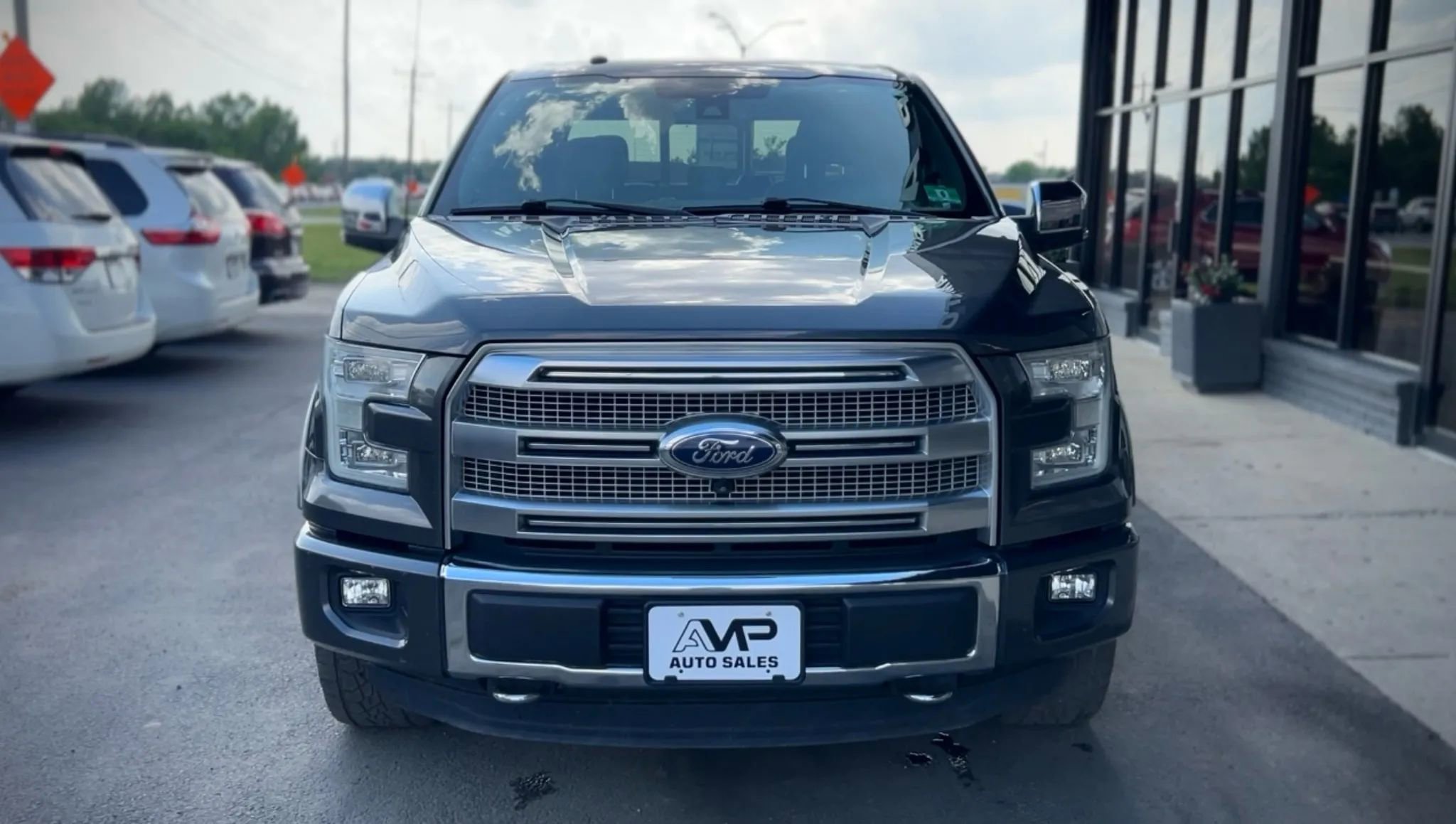 Used 2016 Ford F150 Platinum w/ Equipment Group 701A Luxury image 8