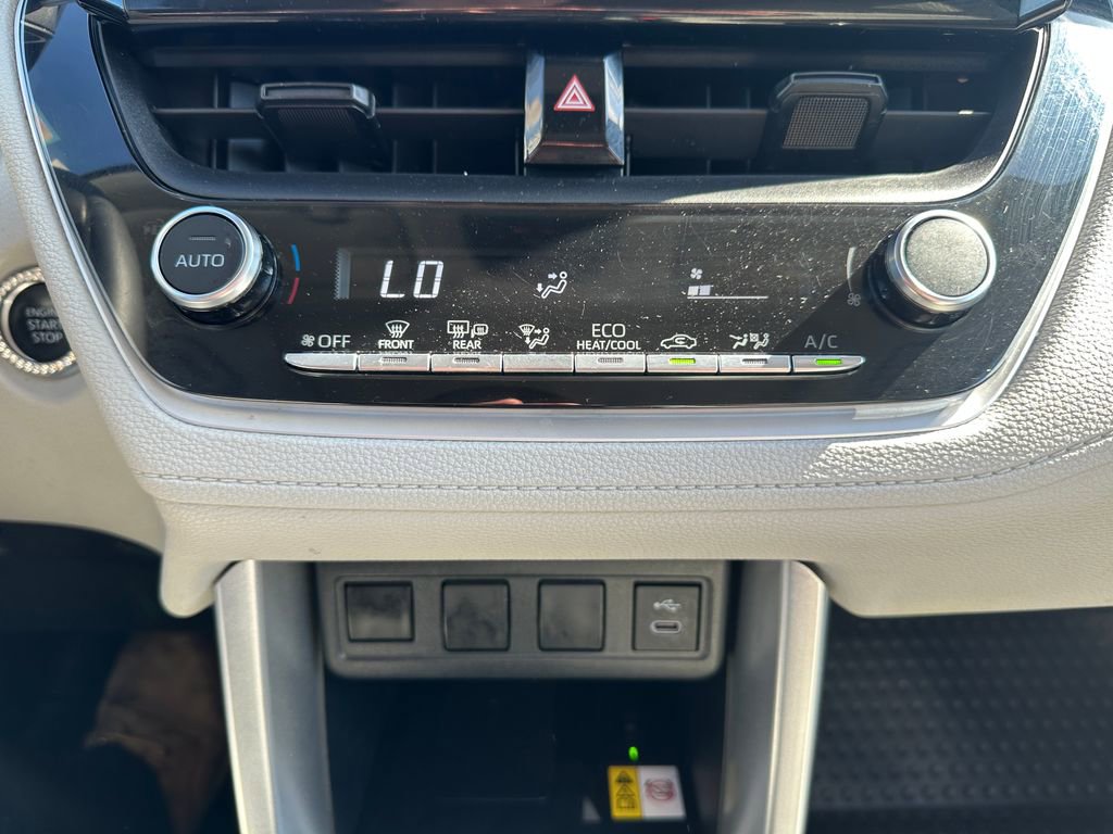 Used 2023 Toyota Corolla Cross LE w/ Moonroof Package image 17